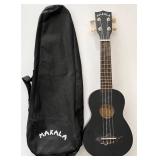 Lr - Makala MK-SS-BLK Soprano Ukulele with Case, 21.5 Inch