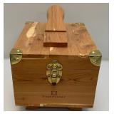 Footfitter Brand Wooden Shoeshine Box With Shoeshine Items
