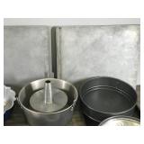 Metal Pizza Peel with Folding Handle - Muffin Pans - Bundt Pan - Pizza Pans - Dessert Pan - Baki g Pans & More