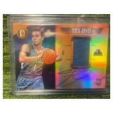 2105-16 Gold Standard Jersey Auto Tyus Jones Rookie Card /199