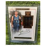 2016-17 Impeccable Zach Lavine Elegance Jersey Autoraph /99