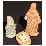 LL-TR - Ceramic Nativity Scene Set with Wood Stable - 11 Piece Holiday Display