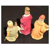 LL-TR - Ceramic Nativity Scene Set with Wood Stable - 11 Piece Holiday Display