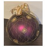 S - Set of 2 Ornaments with Gold Mesh Accents