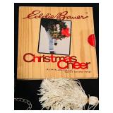 TR - Vintage and Contemporary Christmas Decor Collection with Santa Figures and Tree