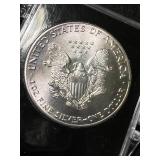 1986 AMERICAN SILVER EAGLE 1 TROY OZ .999 FINE SILVER IN CASE