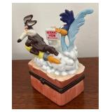 MB - Looney Tunes Wile E. Coyote and Road Runner 3D Mug and Trinket Box