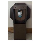 LL  - Beautiful Vintage Bulova Calendar Wall Clock