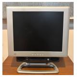 TR - HP Windows XP Home Edition All-in-One Computer with 17 Inch Screen