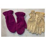 TR - Collection of Warm Winter Hats, Mittens, Gloves and Scarves