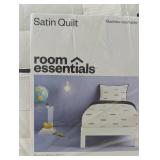Room Essentials - Satin Quilt