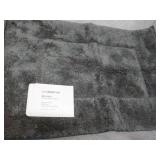 Liz Claiborne Signature Plush 17 x ...