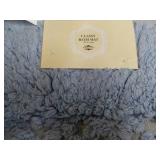 Classy Bath Mat 17 x 24"; New from ...