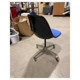 Blue Spinning Chair (597533)
