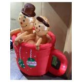 Outsunny 6FT Inflatable Gingerbread Couple in Hot Cocoa Mug, Christmas Blow Up Decoration with LED Lights for Indoor, Outdoor