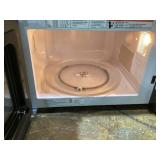 BLACK+DECKER 0.7 cu ft 700W Microwave Oven