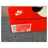 Nike Dunk Lows - Womens 8.5 Mens 7