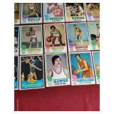 (40) 1973-74 Topps Basketball Cards - Higher Grade