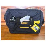 NEW Dewalt 16"/ 23 pocket tradesman toolbag