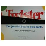 TWISTER Game  In original box  good condition