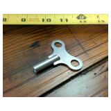 Stylish 31 Day Mantle Top Windup Clock with Key  20 inch diameter 9.5 inches tall