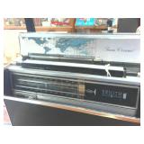 Zenith Royal D7000 Trans Oceanic Solid State Radio in excellent working condition  9 D batteries