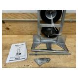 Strongway Aluminum Hand Truck, 600-Lb. Capacity (broken sold as is)