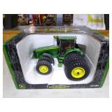 Ertl John Deere 8520 Die-Cast Tractor