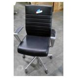 Mid Back Black Leather Beniia Etano Office Chair
