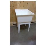 Mustee utility tub 23"x25.5"