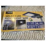 Wagan Tech Solar + LED Floodlight 1600