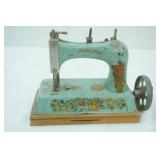 Vintage Kayanee "Junior Miss" Toy Sewing Machine. 1940s/1950s
