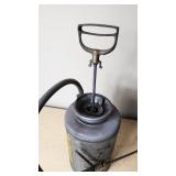 Hudson Clipper No. 215 Sprayer and Duster 1 Gallon