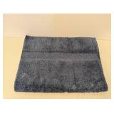 NEW MOHAWK END BORDER BATH RUG (NAVY)