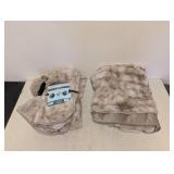 (2) BRENTWOOF WATERPROOF PET BLANKET & FURNITURE PROTECTOR OVERSIZED (CREAM/BROWN)