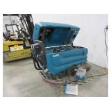 TENNANT 5680 FLOOR SCRUBBER