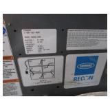 TENNANT 5680 FLOOR SCRUBBER