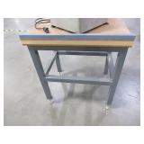 ROLLING METAL TABLE WITH PAPER JOGGER