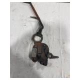 Renfroe Vertical Lift Clamp