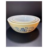 Vintage PYREX Homestead Nesting Mixing Bowls Set (3-Piece) - Blue Floral Speckled Tan 1970s
