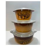 VINTAGE PYREX OLD ORCHARD 3-PIECE NESTING CASSEROLE SET WITH LIDS (1, 1.5, 2.5 QT)