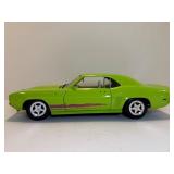 RARE Vintage 1998 Ertl American Muscle 1:18 Scale 1969 Chevy Camaro Street Machine - Lime Green #7981