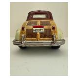 RARE Muscle Machines 1:18 Scale 1950 Ford Woody Wagon Green Die-Cast Car Custom Hot Rod