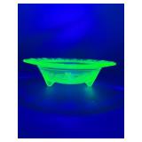 VINTAGE URANIUM VASELINE GLASS 3-FOOTED BOWL Glows UV Light GREEN DEPRESSION ERA