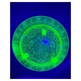 VINTAGE URANIUM VASELINE GLASS 3-FOOTED BOWL Glows UV Light GREEN DEPRESSION ERA