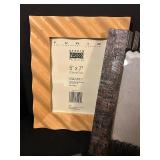 FR - Assorted Collection of 7 Picture Frames and Photo Holders