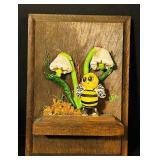 FR - Handcrafted Bee-Themed Wood Birdhouse and Wall Art Set