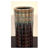 LR - Textured Ceramic Vase with Geometric Pattern
