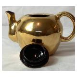 Bram MCM Gold Lustre Tea Set - 6 saucers & cups, Teapot, Cream & Sugar Dishes