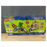 Hot Wheels Skate Tony Hawk Aquarium & Arcade Skatepark Bundle - Brand New